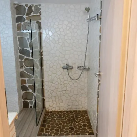 Evdokia's And 아파트 *