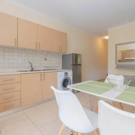 Evdokia's And 아파트 네오스마르마라스